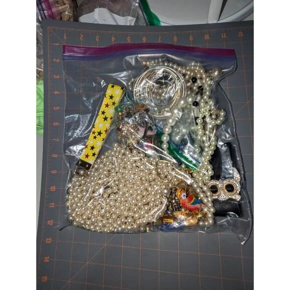 Mixed Craft Jewelry Pieces Assortment In Ziploc Bag - Picture 4 of 4